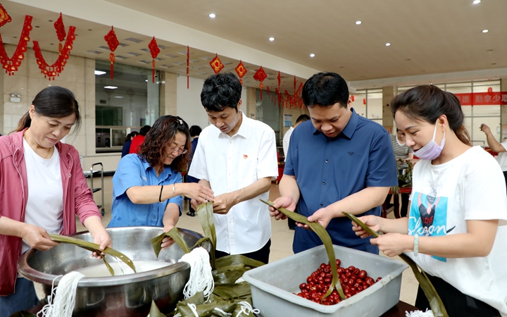包粽子 (3).jpg